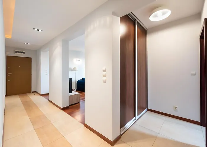 Mokotow Open Business By Bookinghost Warschau